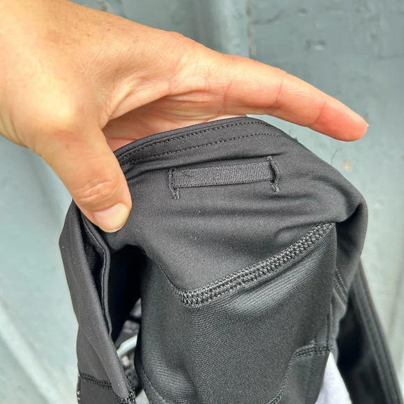 Lululemon Chase Me Short *SW 2017 Seawheeze - WBCO / BLK, size 6 - Picture 11 of 11